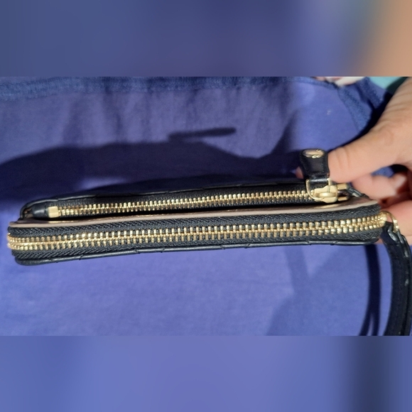 Vera Bradley Sophie Black & Gray Quilted leather Wristlet Wallet-New - Picture 3 of 10